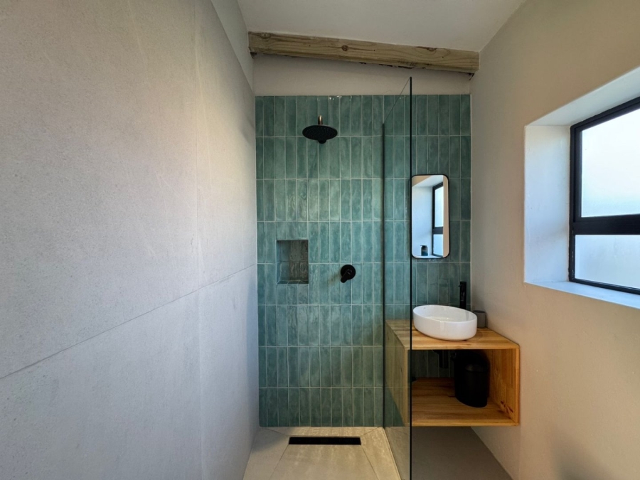 To Let 1 Bedroom Property for Rent in Bloubergrant Western Cape